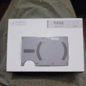 Ridge Gray MagSafe Wallet
